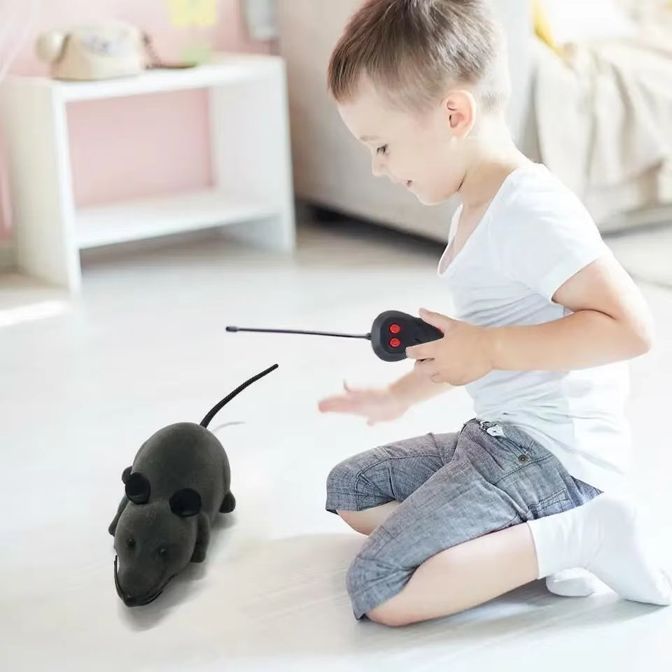 Pets Cats Mice Toy Wireless Electronic RC Mouse Playing Interactive Toys Pet Supplies Pets Gift Puppy Kitten